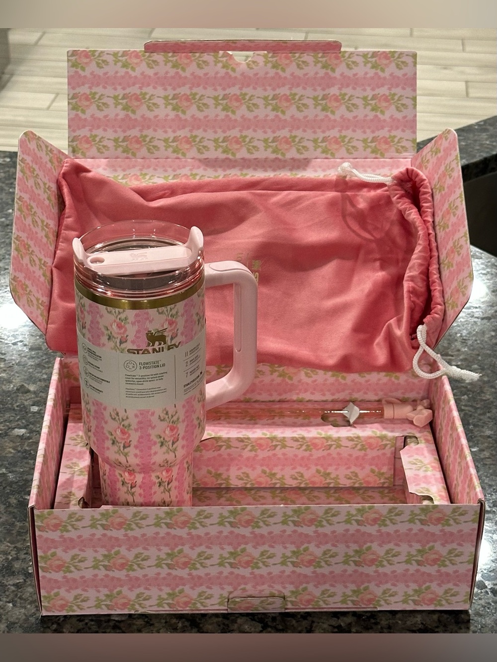 New Stanley LoveShackFancy Pink Floral Flowstate Quench H2.O Tumbler 40oz
